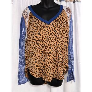 Good condition woman Free People “Friday Night Long Sleeve Top” Size medium reta